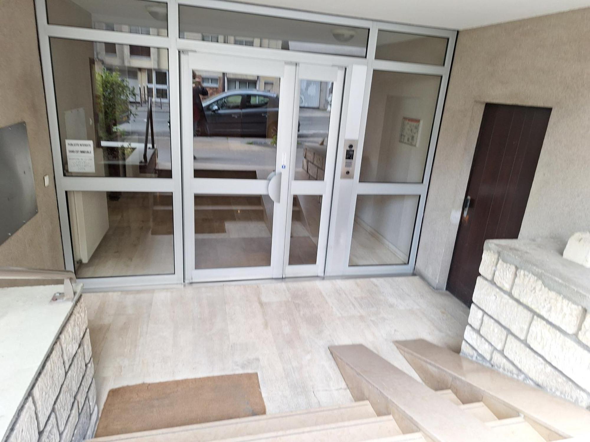 Chic Parisian Studio Retreat Bright Spacious And Secure Parking المظهر الخارجي الصورة